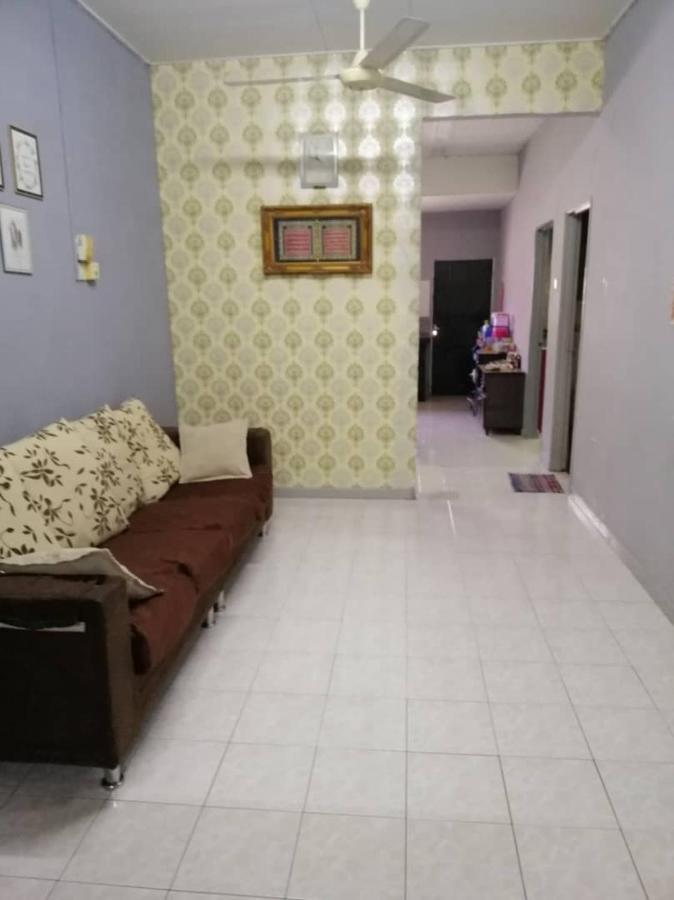 Homestay Perpaduan, Taman Bercham Raya Ulu Kinta Ipoh Perak Kampong Batu Lapan  Extérieur photo